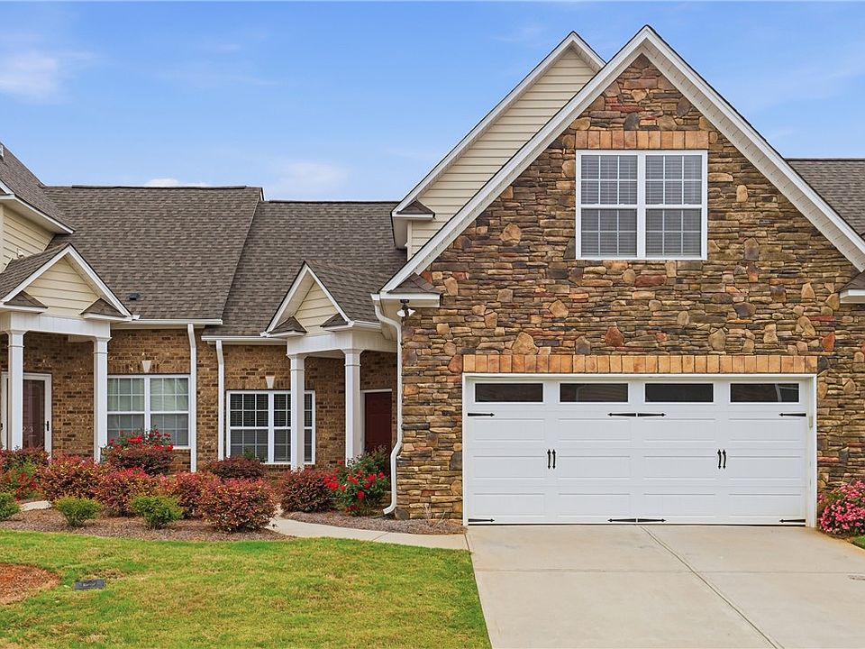 1st image of 125 Shipyard Cir