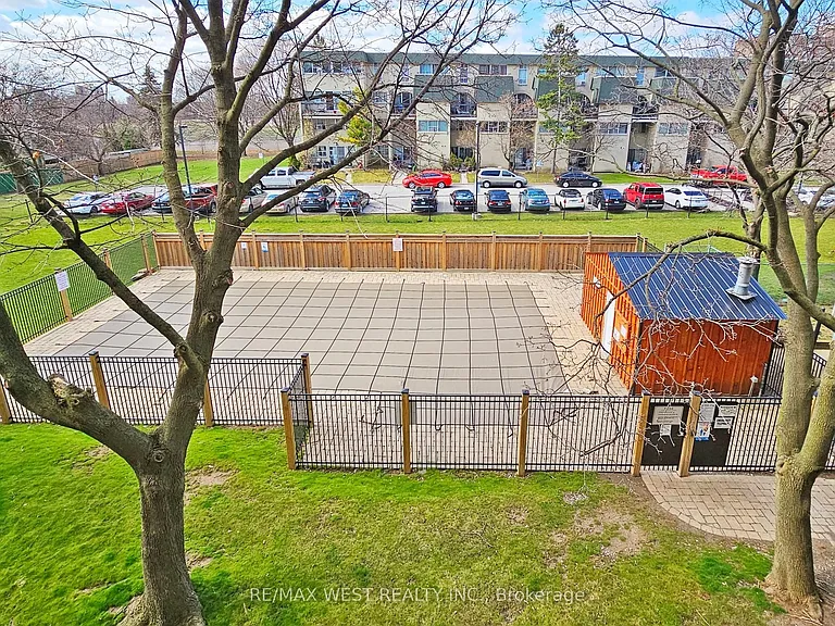 1660 Bloor St #310 — Photo 15