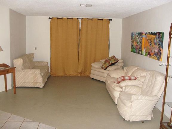4th image of 521 Wayfarer Dr