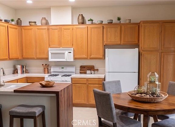 4th image of 21911 Heliotrope Ln