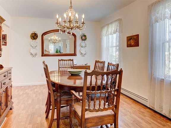 3rd image of 43 Ida Ln