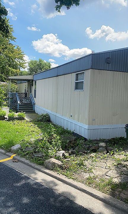 2nd image of 113 Hawthorne Dr