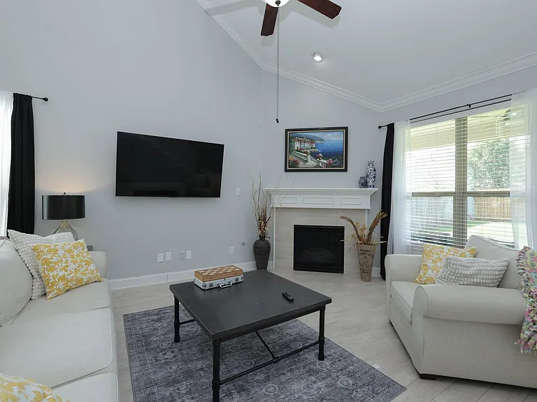 19 Canterborough Pl — Photo 15