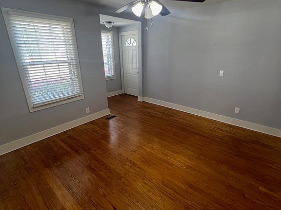 5th image of 1114 Stevens Ave NE
