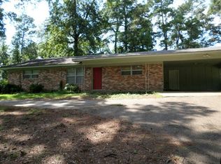 320 Iris Park Dr, Pineville, LA 71360