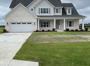 2732 Windflower Ln, Grimesland, NC 27837