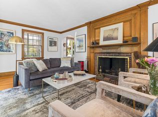 37 Crehore Rd, Chestnut Hill, MA 02467