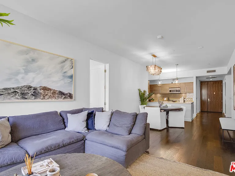 855 N Croft Ave #206 — Photo 11