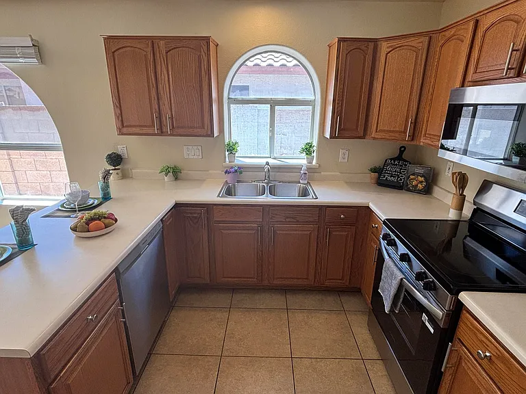 12721 W Palm Ln — Photo 7