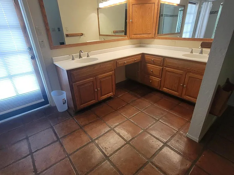 220 E Aster Dr — Photo 18