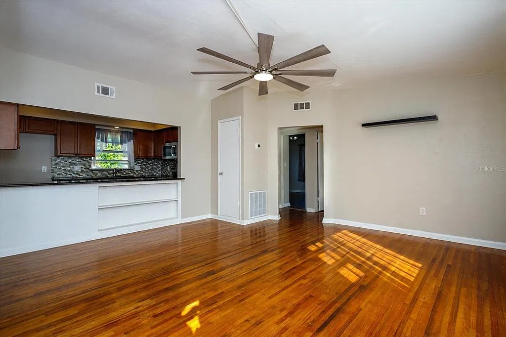 4 bed, 2.0 bath, 1822 sqft, $2,900 — Photo 4