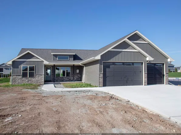 1403 Divinity Dr, De Pere, WI 54115