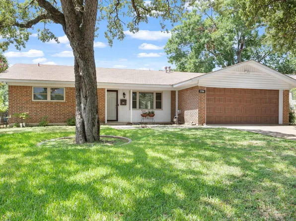 1706 Brooks Dr, Arlington, TX 76012