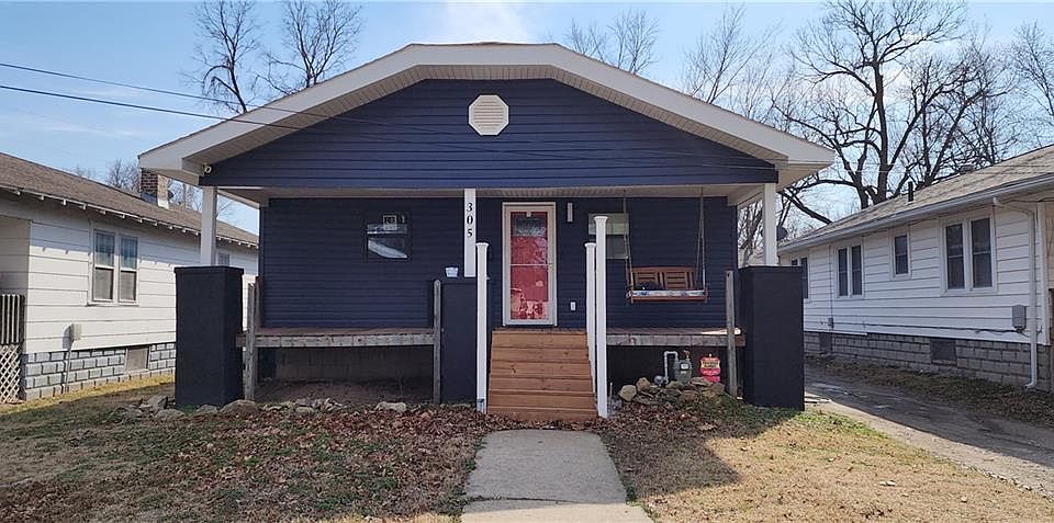 1st image of 305 W Lindburg St