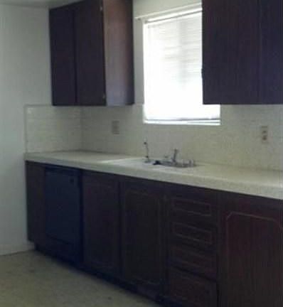 3rd image of 1625 Sandalwood Dr
