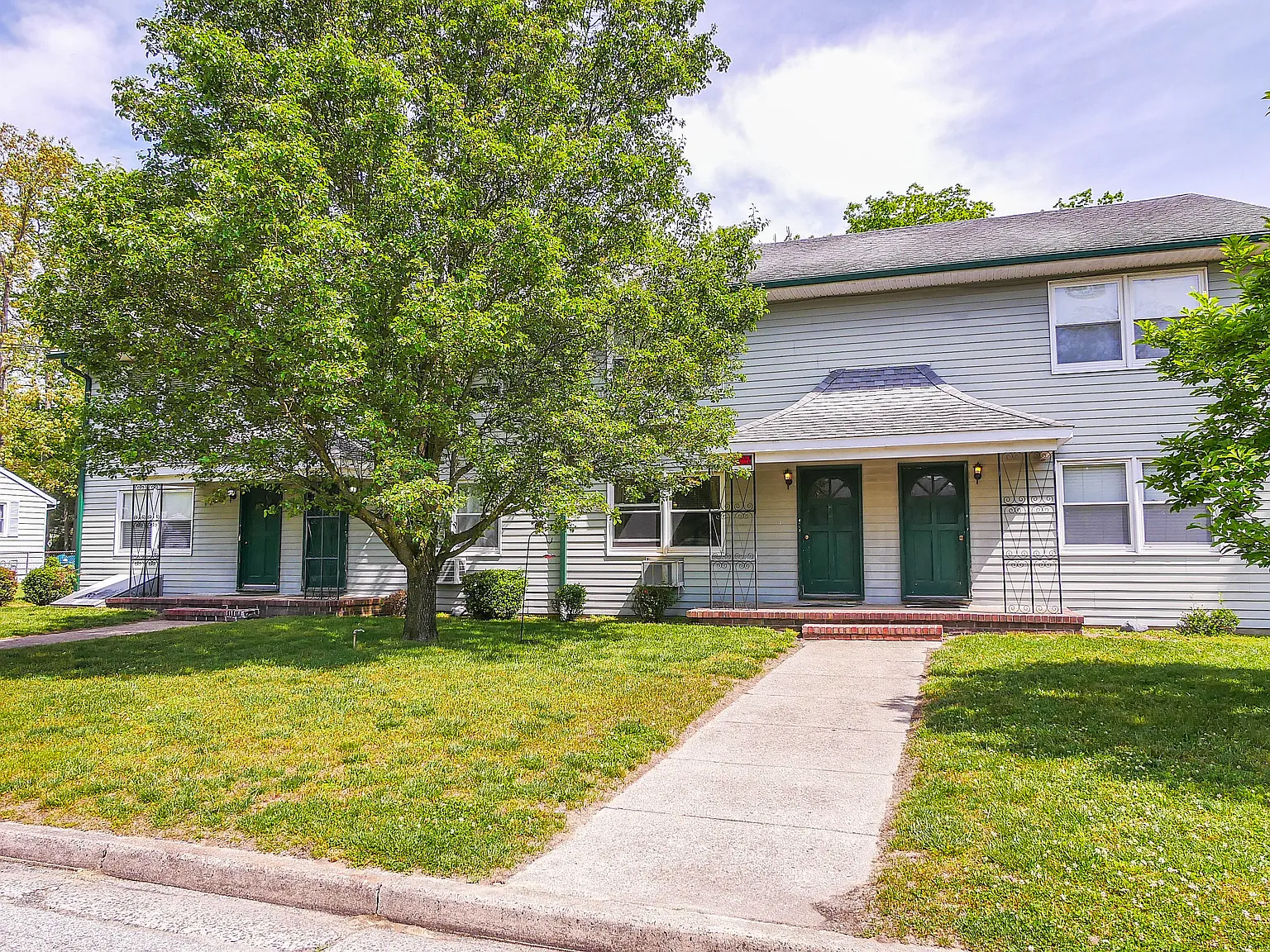 1 bed, 1000 sqft, $1,100 — Photo 1