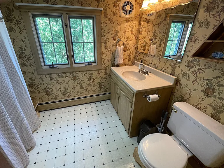 516 Giddings St — Photo 21