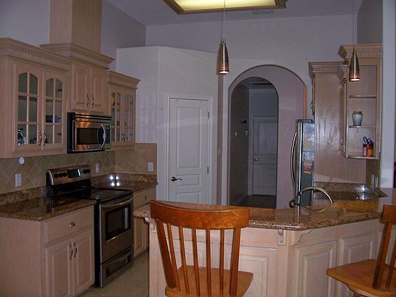 3rd image of 2621 Leslie St