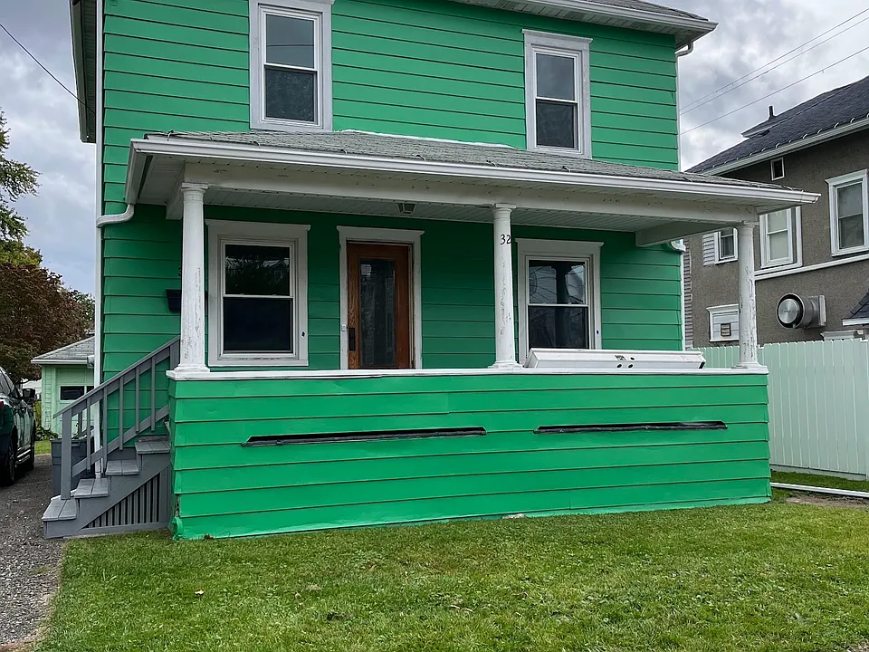 32 Emma St