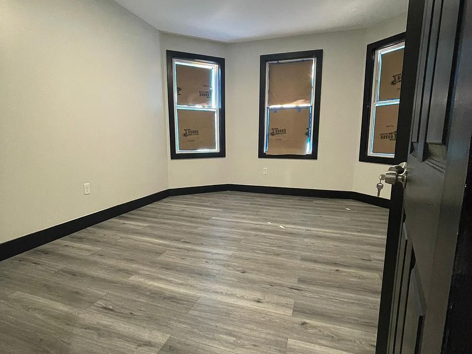 1st image of 43 N 6th St Floor 1