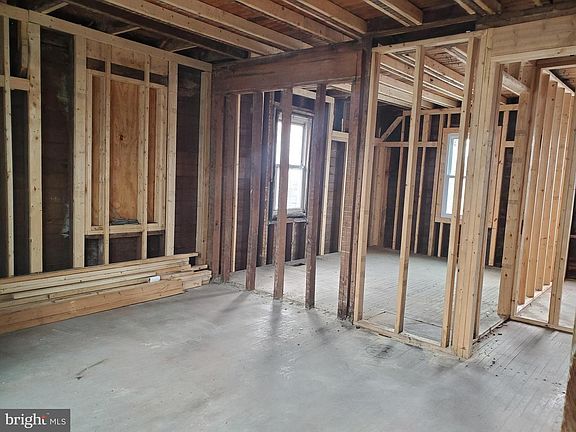 2nd image of 6563 Saint Helena Ave