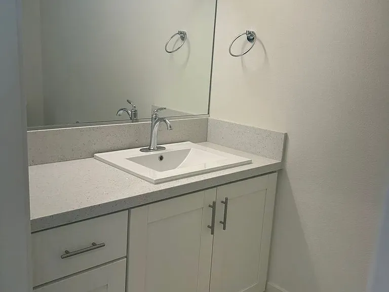 APT THE MADISON COLLECTION — Photo 36
