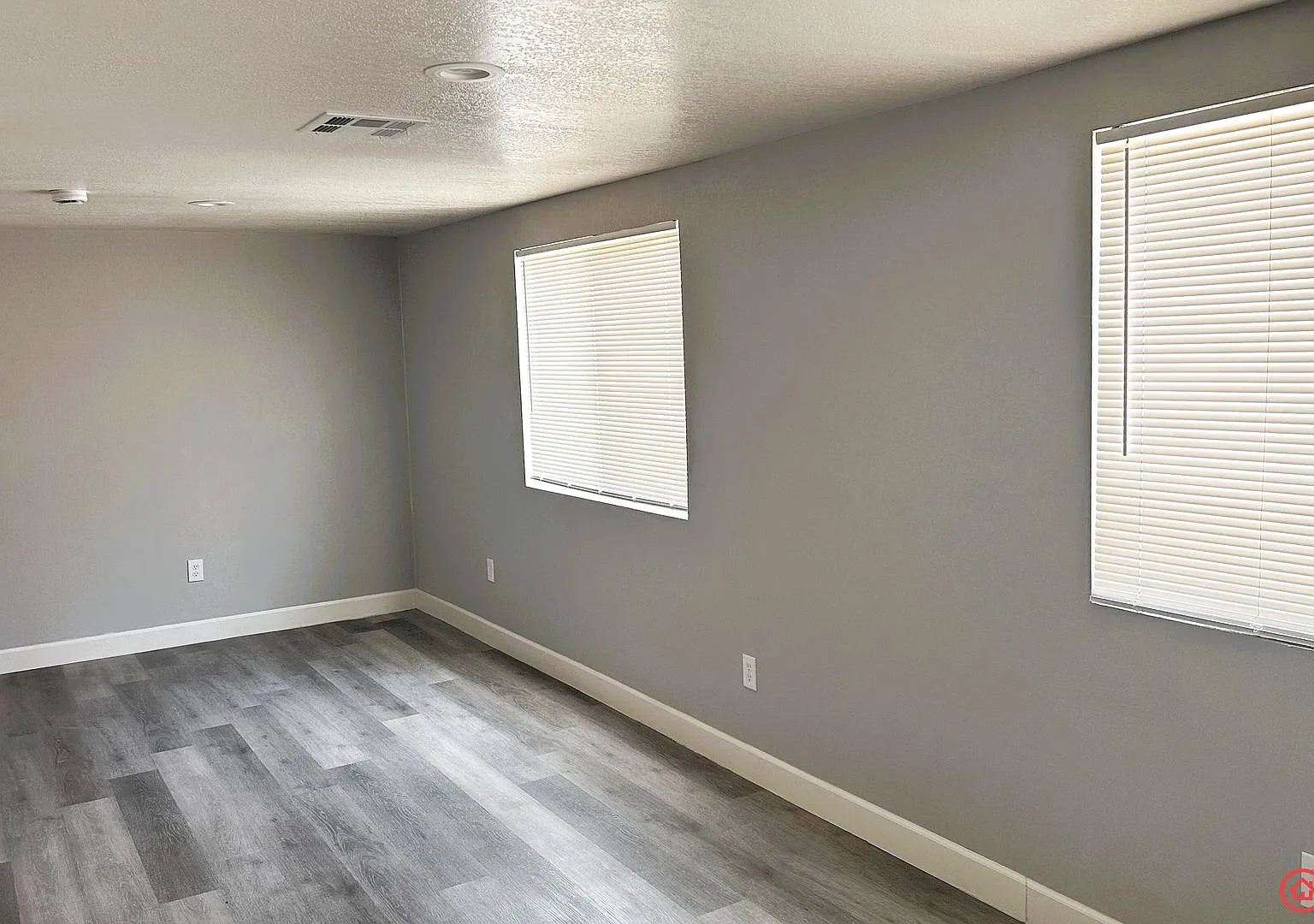 1318 & 1320 El Tejon Avenue — Photo 3