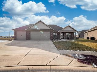 306 Gale Ct, Danville, IN 46122