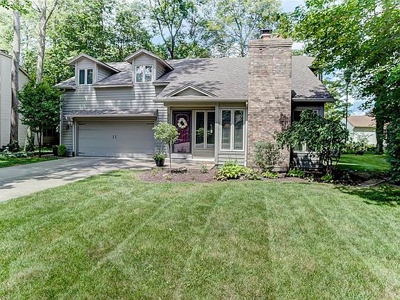 3rd image of 305 Green Oak Dr