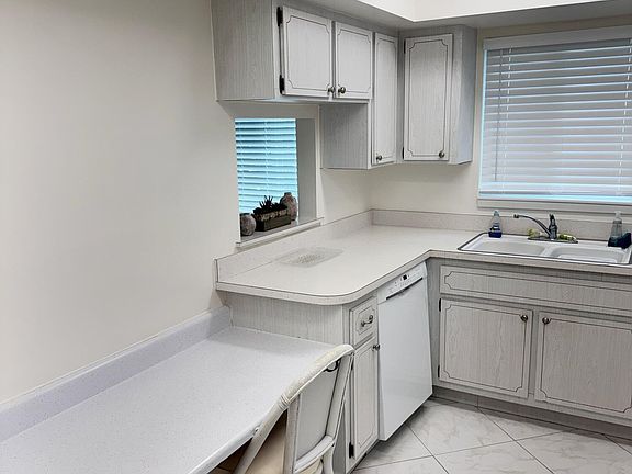 5th image of 2950 SE Ocean Boulevard #8-6