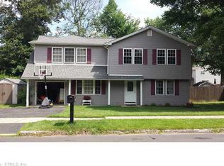 115 Flower Dr, Hamden, CT 06518