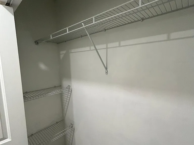 1605 N Gomez Ave — Photo 37