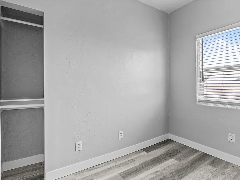820 Lime Avenue — Photo 22