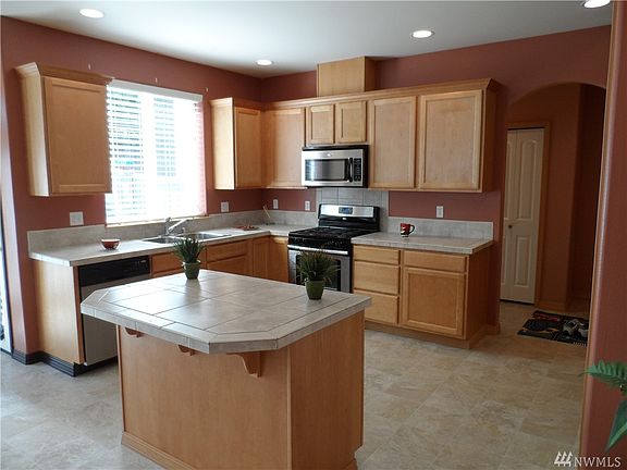 5th image of 6714 47th Pl NE