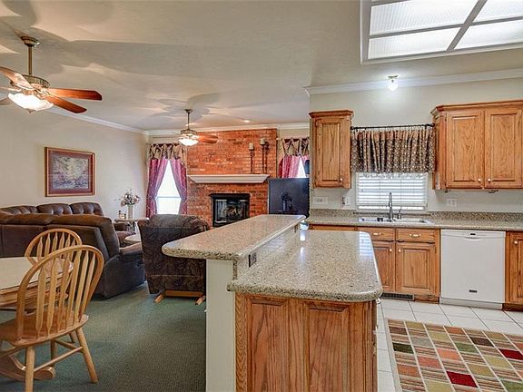 5th image of 517 SW 85th St