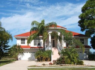 2061 N Pointe Alexis Dr, Tarpon Springs, FL 34689