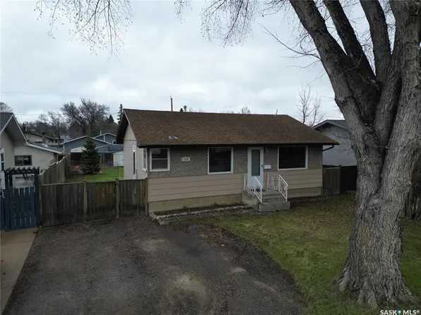 1424 Goshen PLACE, Prince Albert, SK S6V 0R8