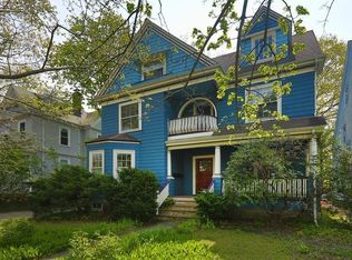 340 Lake Ave #2, Newton, MA 02461
