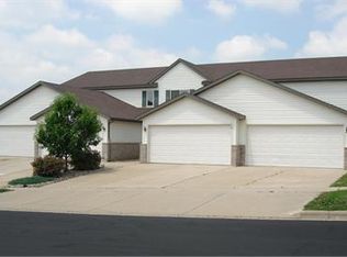 209 Chateau Dr, Cottage Grove, WI 53527