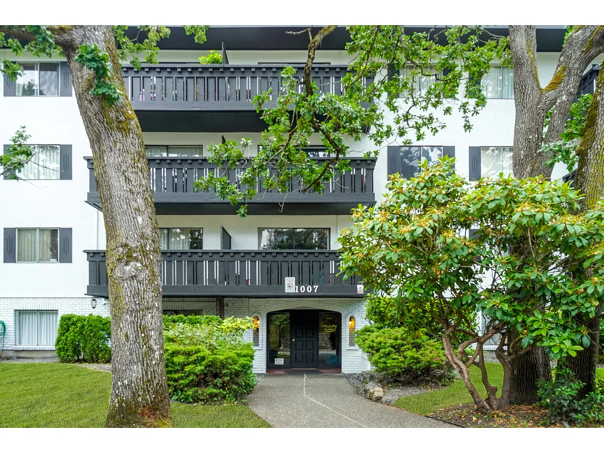 Building Photo - 1007 Esquimalt Rd #310