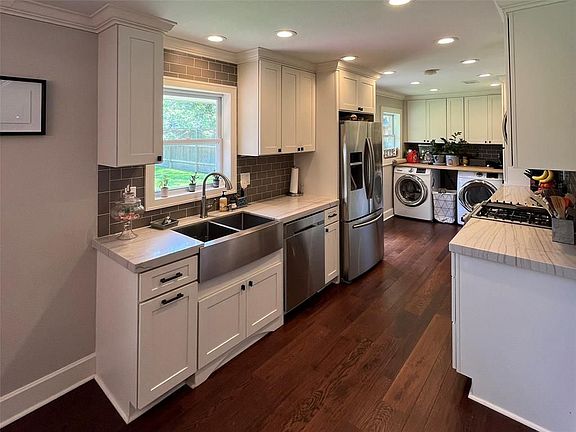 4th image of 9617 Pine Lake Dr