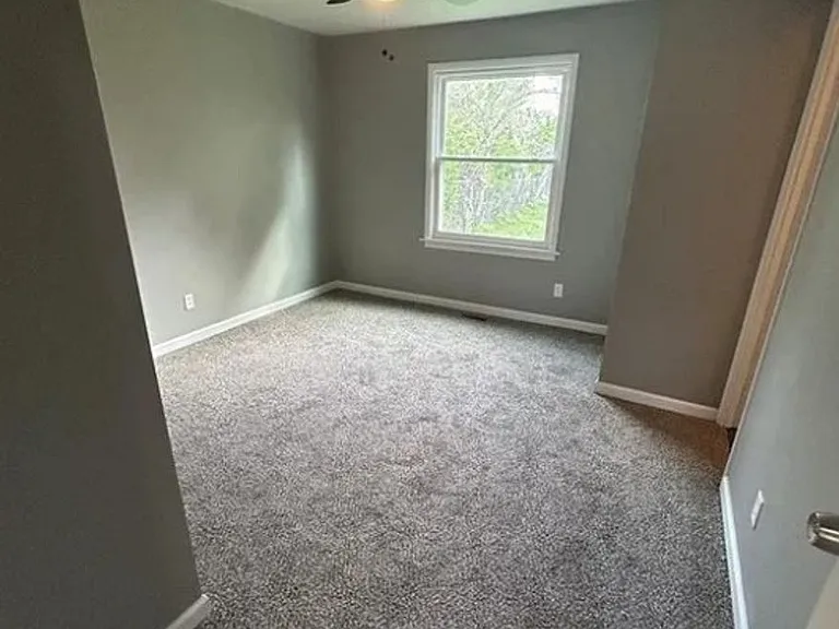1511 Andrews Dr — Photo 8