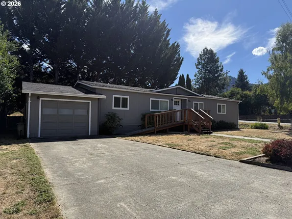 107 Gaddis Ln, Glendale, OR 97442