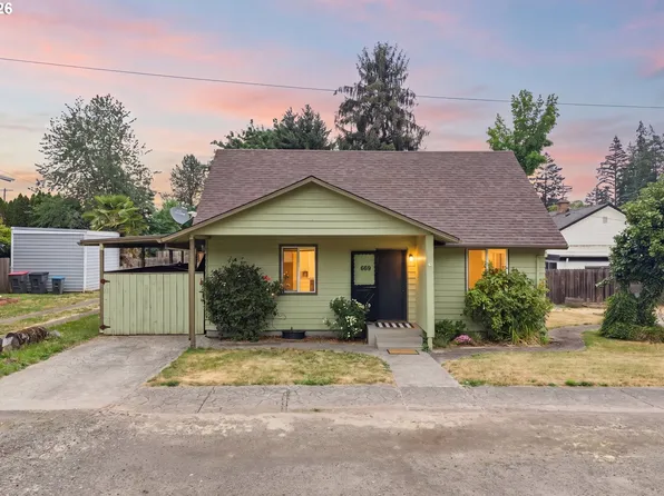 609 4th St, Dayton, OR 97114