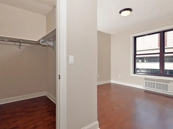 100 Marshall Street image 11 of 15