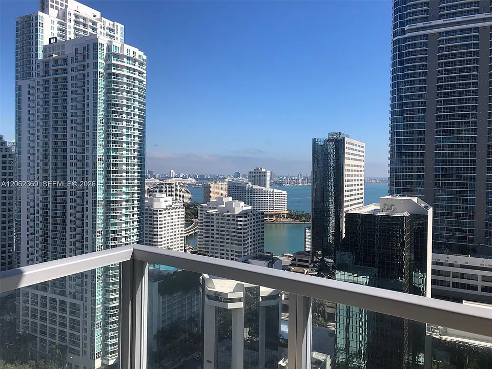 1050 Brickell Ave #2904