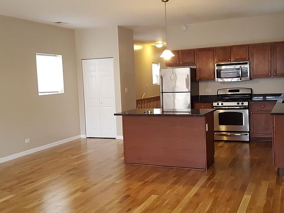 2nd image of 3024 W Washington Blvd #C