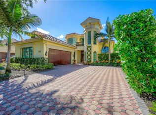 8057 Via Vecchia, Naples, FL 34108