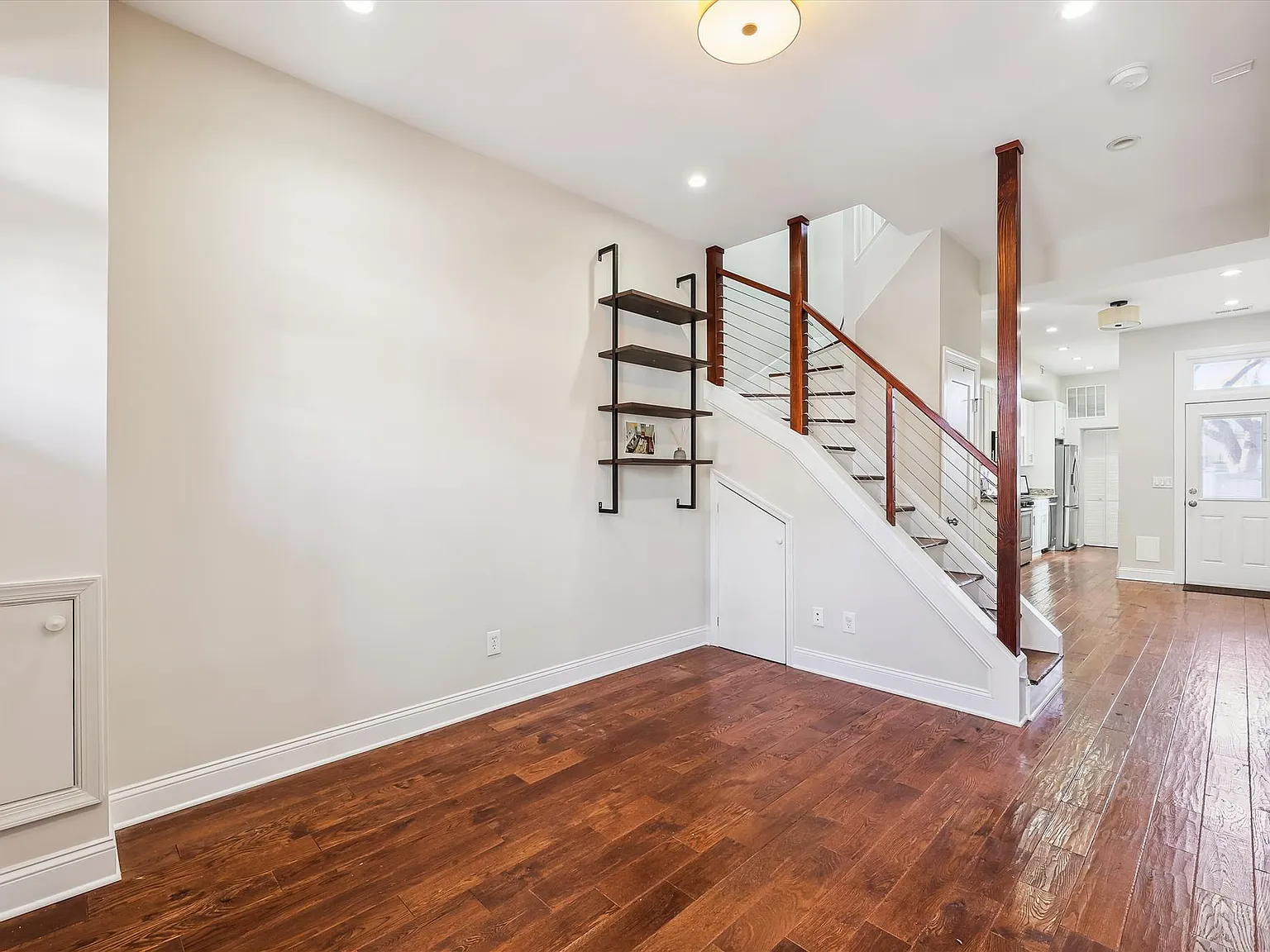 114 16th Street Northeast - X — Photo 3
