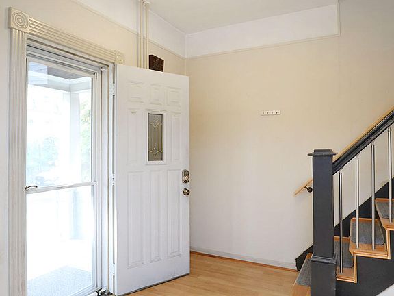 4th image of 87 Pelton Ave